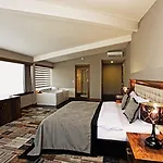 Tiara Thermal & Hotel