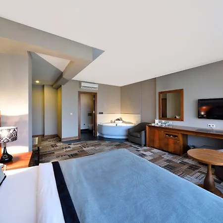 Tiara Thermal & Hotell