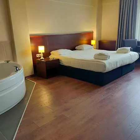 Hotell Tiara Thermal &